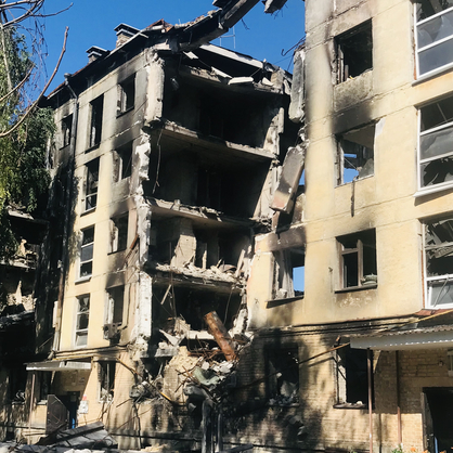Hostomel被毁的公寓楼