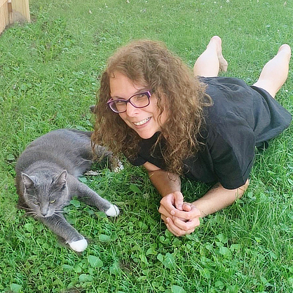 詹妮弗Thorndike-Gonzales博士与她的猫,Urma。